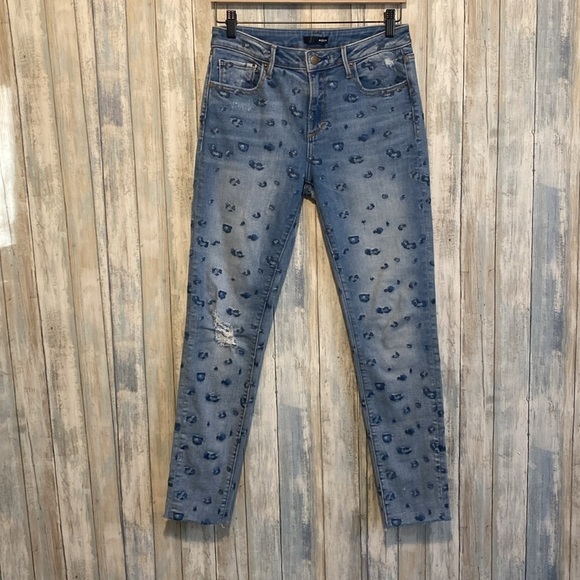 AQUA | Blue Leopard embroidered Skinny Jeans With Raw Hem | 27 - Picture 7 of 14